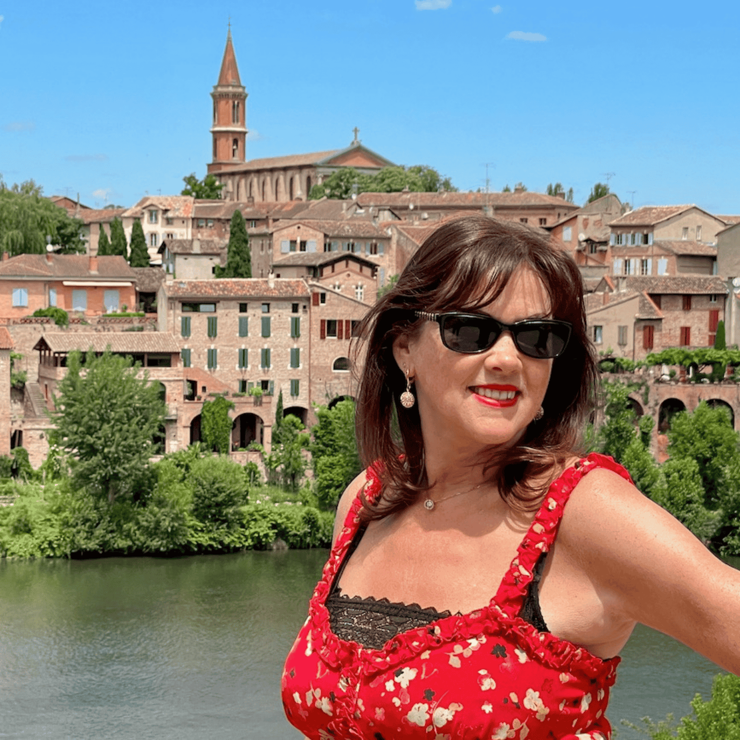 Winner small image - The Velvet Runway